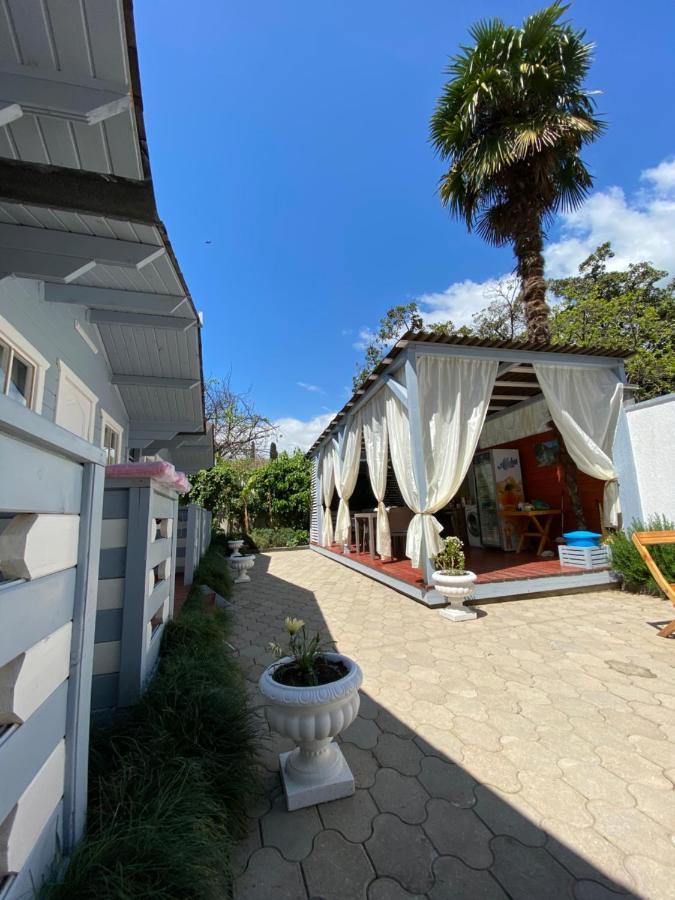 Эко Домики У Моря В Гаграх Gagra Extérieur photo
